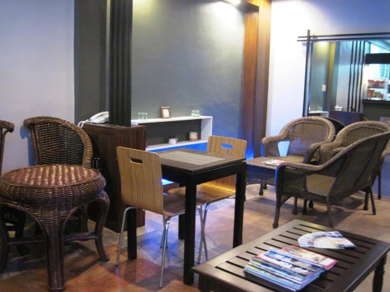 Jared Suites Upper Digos エクステリア 写真