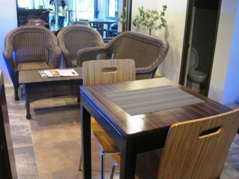 Jared Suites Upper Digos エクステリア 写真
