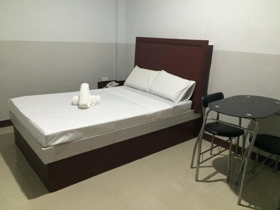Jared Suites Upper Digos エクステリア 写真
