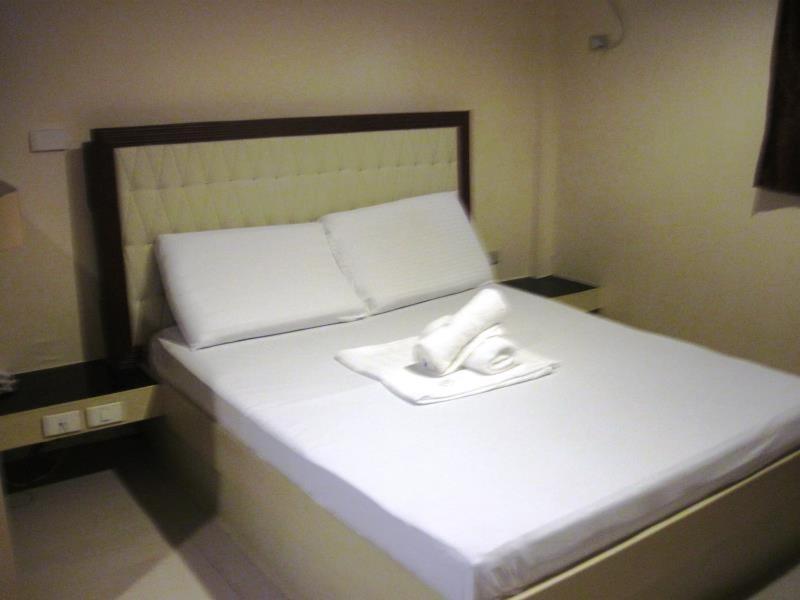 Jared Suites Upper Digos エクステリア 写真